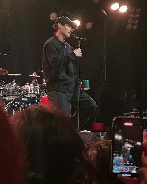 (c) mirrorballgirlyy 
