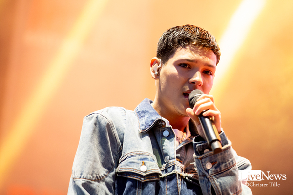 Omar-Rudberg-Rixfmfestival_001~0.jpg